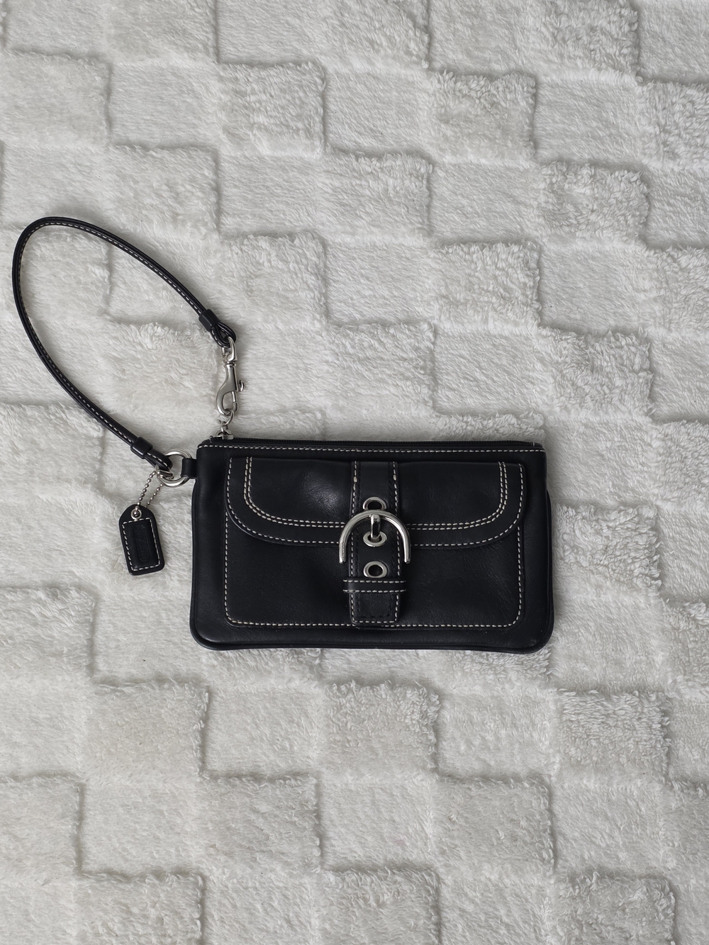 VINTAGE COACH SOHO WRISTLET BLACK LEATHER+CONTRAST STITCHING W/ SILVER HARDWARE